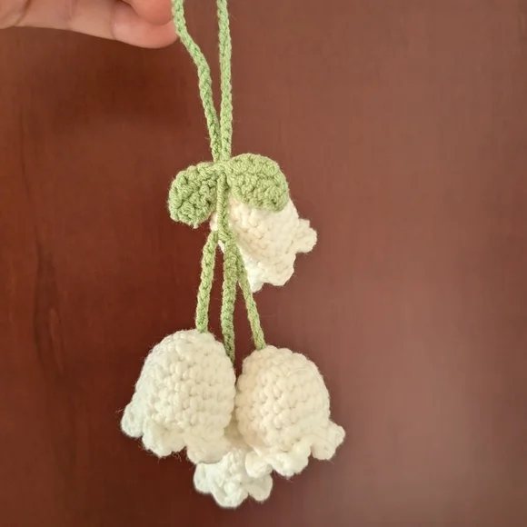 Handmade Crochet White Flower Bag Charm Green White Floral - Picture 4 of 6